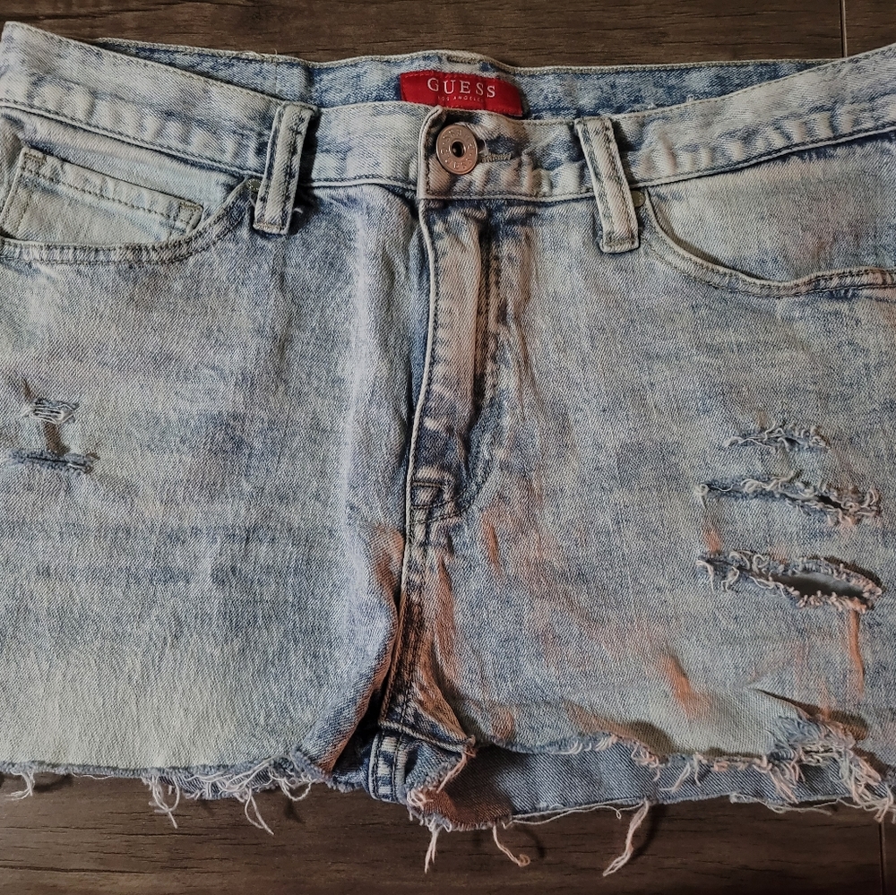 NWOT Guess distressed shorts